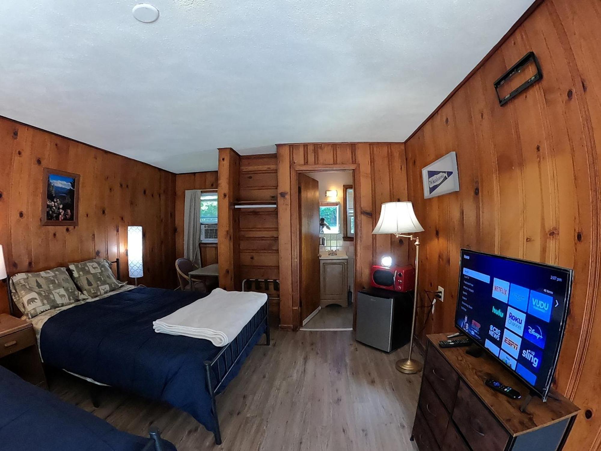 Heart Of The Berkshires Motel Pittsfield Bagian luar foto