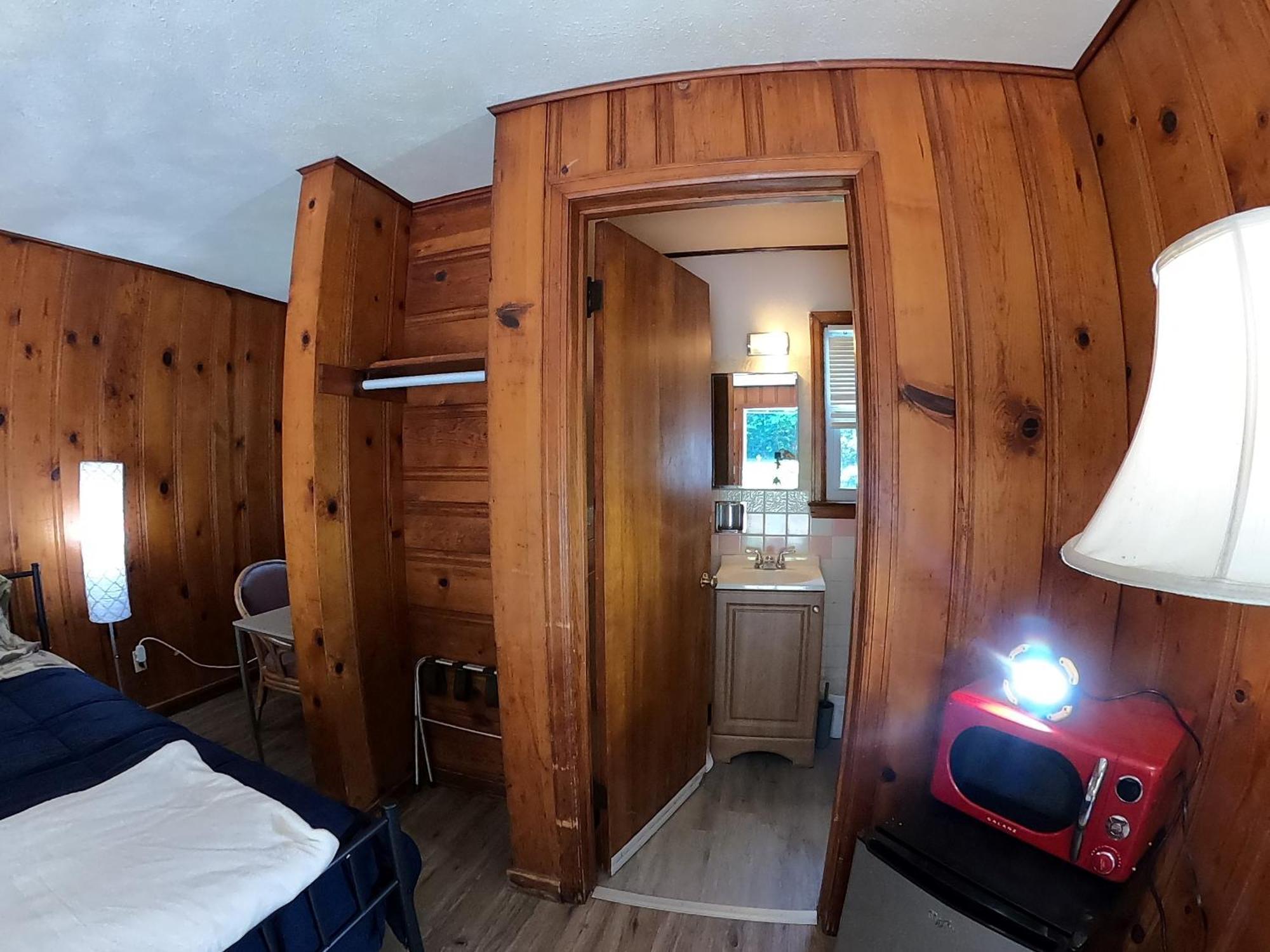 Heart Of The Berkshires Motel Pittsfield Bagian luar foto